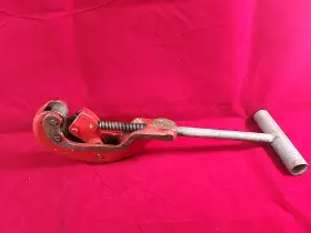 55023 Caftsman Craftsman Red Copper Pipe Cutter Vintage 1/8 Inch -1 1/4