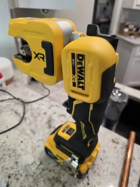 Dce154 Dewalt Copper Tubing Cutter. New Only Used Once From Product Review