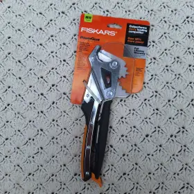 Fiskars 611618740105 Powergear Pipe Cutter 1 1/4 Inch Pvc Pex Cpvc Workshop Hardware Tool