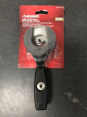 86-036-0111 Husky 1-1/8 Inch Ratcheting Tube Cutter