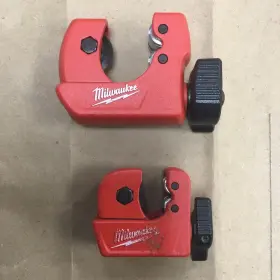 48-22-4251-48-22-4250 Milwaukee 1/8 Inch -5/8 2 Pc Mini Copper Tubing Cutters