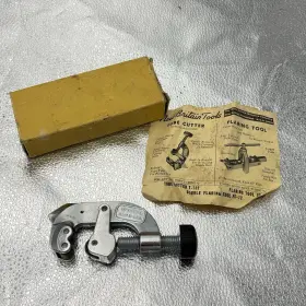 T-132 New Britain Vintage Tube Cutter 1/8 To 1 Inch Usa Made W Box Instructions