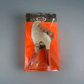 4654 Pasco 2-inch One-hand Unique Ratcheting Pro Cut Plastic Pipe Cutter
