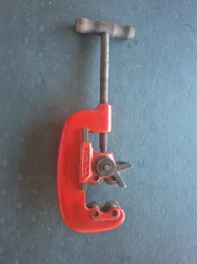 03335 Reed Manufacturing Mfg Co No. 2-4 Cuts 1/2-2 Inch Iron Steel Pipe 4 Wheel Cutter