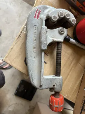 001m Ridgid Rigid No. # 133 Pipe Cutter. Used Needs A Little Oil