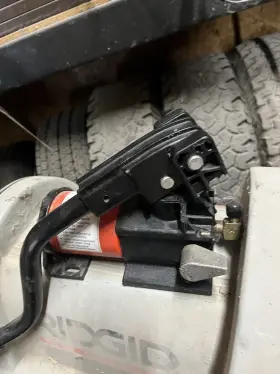 1822-1 Ridgid Pipe Threader Auto Chucking With 918 Form Roller