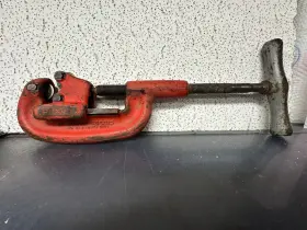 32825 Ridgid Heavy Duty Pipe Cutter 3-wheel 1/8-2 Inch