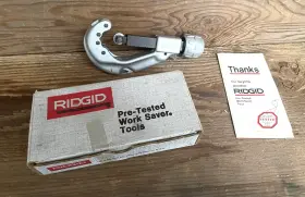 33070 Ridgid Model 205 Quick-acting Tubing Cutter 1/4 Inch - 2-3/8 New In Box
