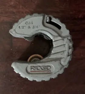 57008 Ridgid C34 C-style Close Quarters Copper Tubing Cutter -1/2 Inch And 3/4