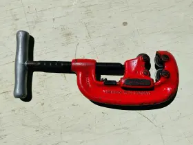 C-177-2 Ridgid Ridge Tool Company No 42a 4 Wheel 3/4 To 2 Pipe Cutter Heavy Duty
