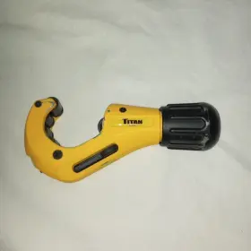 11491 Titan Tools 1/8 Inch To 1-3/8 Tubing Cutter