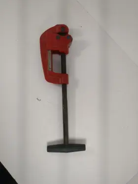 Urrea 660731632675 Pipe Cutter 1/8 Inch X2 Diameter Malleable Iron Manual Hand Tool Galvanized
