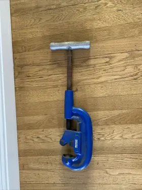 4yr88 Westward Heavy Duty 2 Inch Iron Pipe Cutter